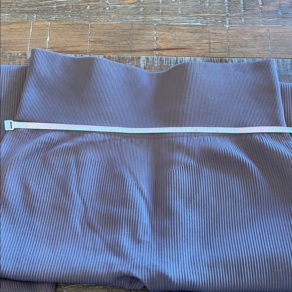 Women's Ribbed Leggings - Brown - Picture 3 of 5